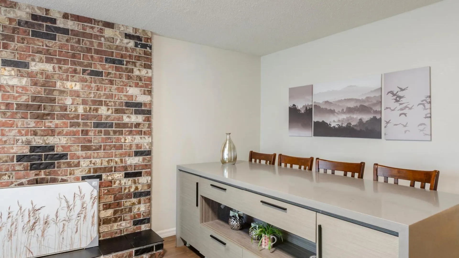Guest house Convenient Urban Retreat Hotel Vancouver